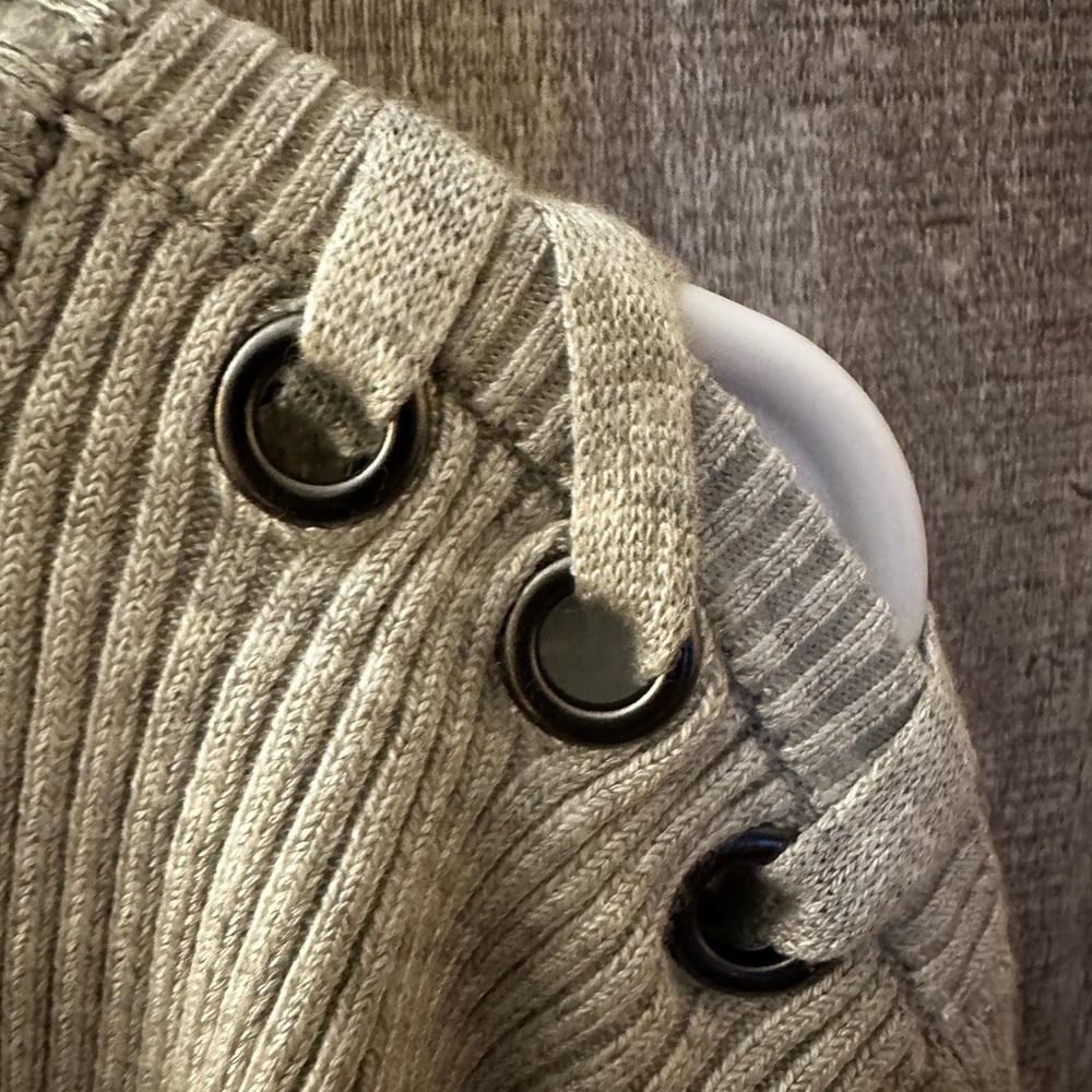 Gray Ribbed Women's Top - Picture 2 of 6